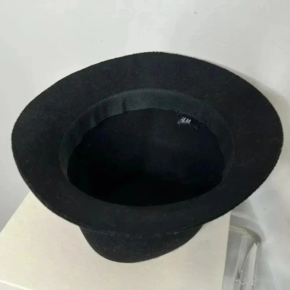 H&M Black Hat - Picture 3 of 5